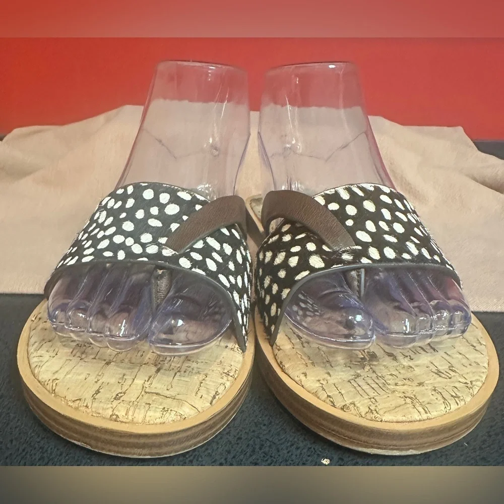 Yellow Box Flat Slip On T Strap Leather Sandals Cheetah Print Women’s Size 9 - Picture 5 of 14